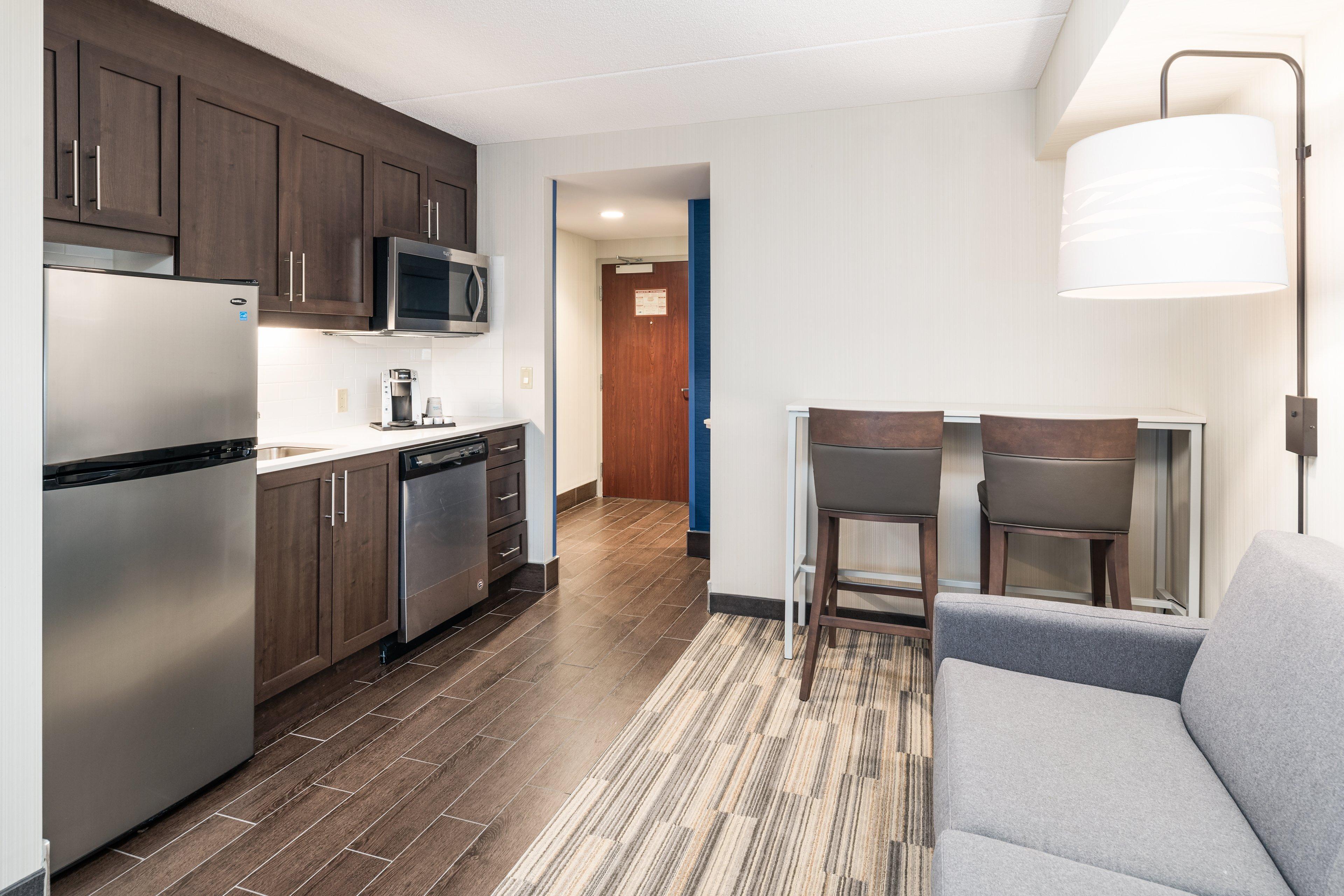 Holiday Inn Express Hotel & Suites Milton By Ihg Exterior photo